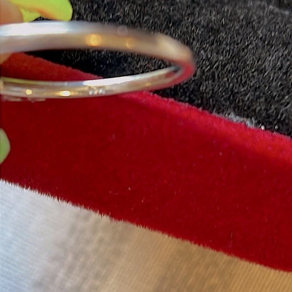 10k white gold ring with CZ and sapphires and diamonds - Picture 4 of 5